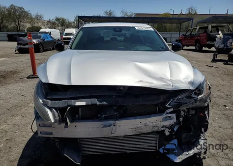 2021 Nissan Altima Sr z USA, uszkodzony, nr VIN 1N4AL4CVXMN367092